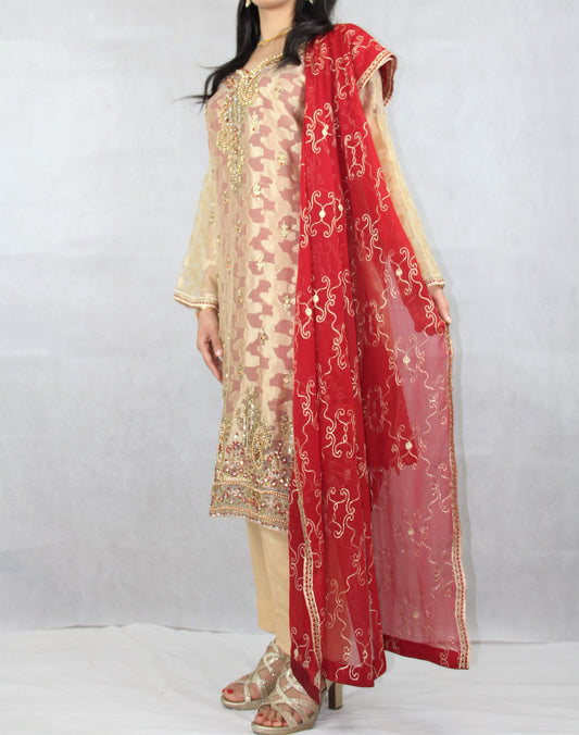 Saadia's Style Summer 2021 : Red & Golden Brochia Dress