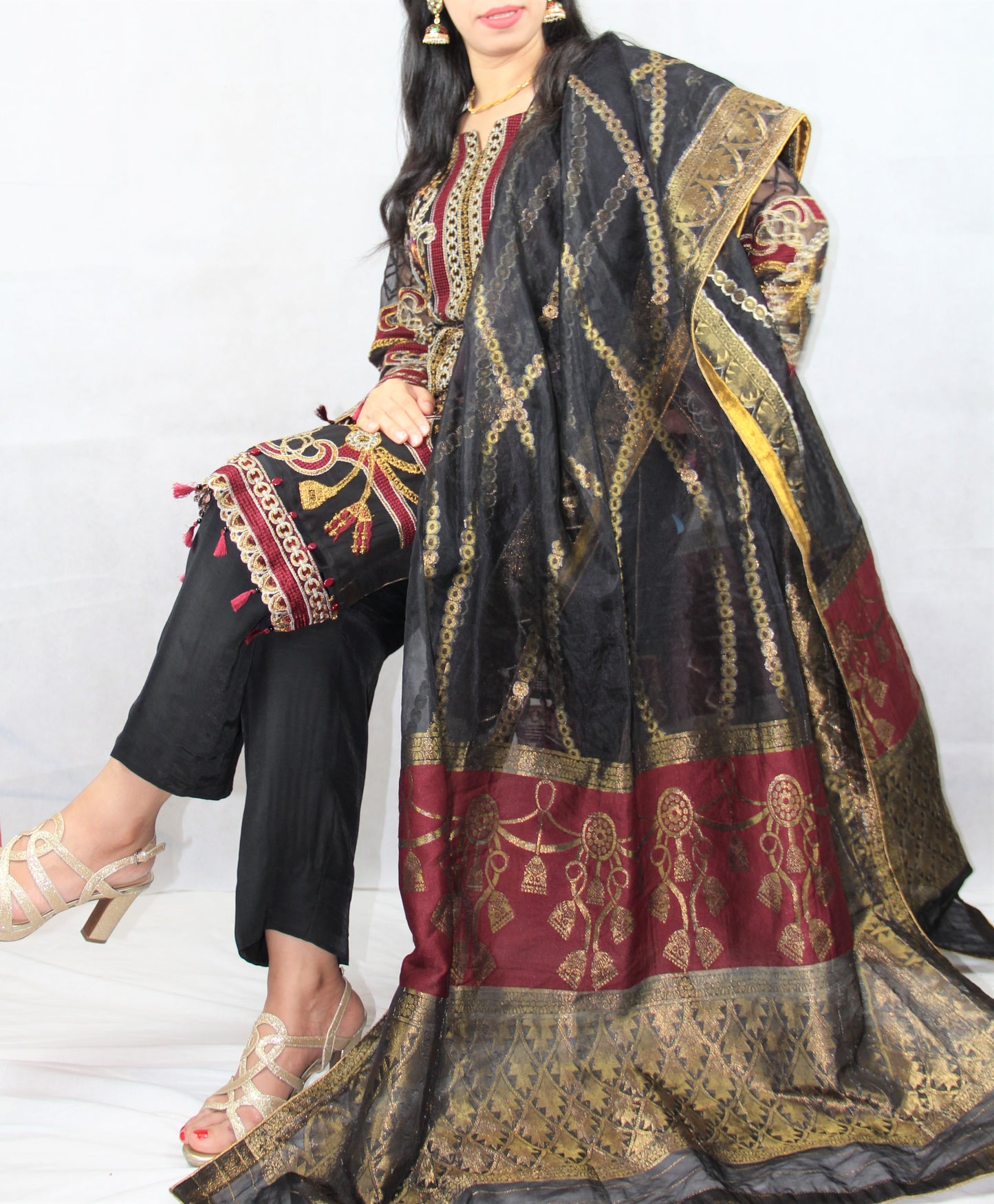 Saadia's Style Summer 2021 : Pure Chiffon Black & Maroon Embroidered Dress