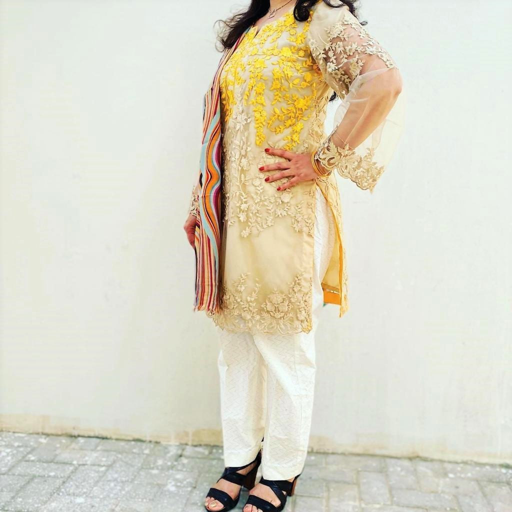 Saadia's Style : Embroidered Cotton Lawn Shirt